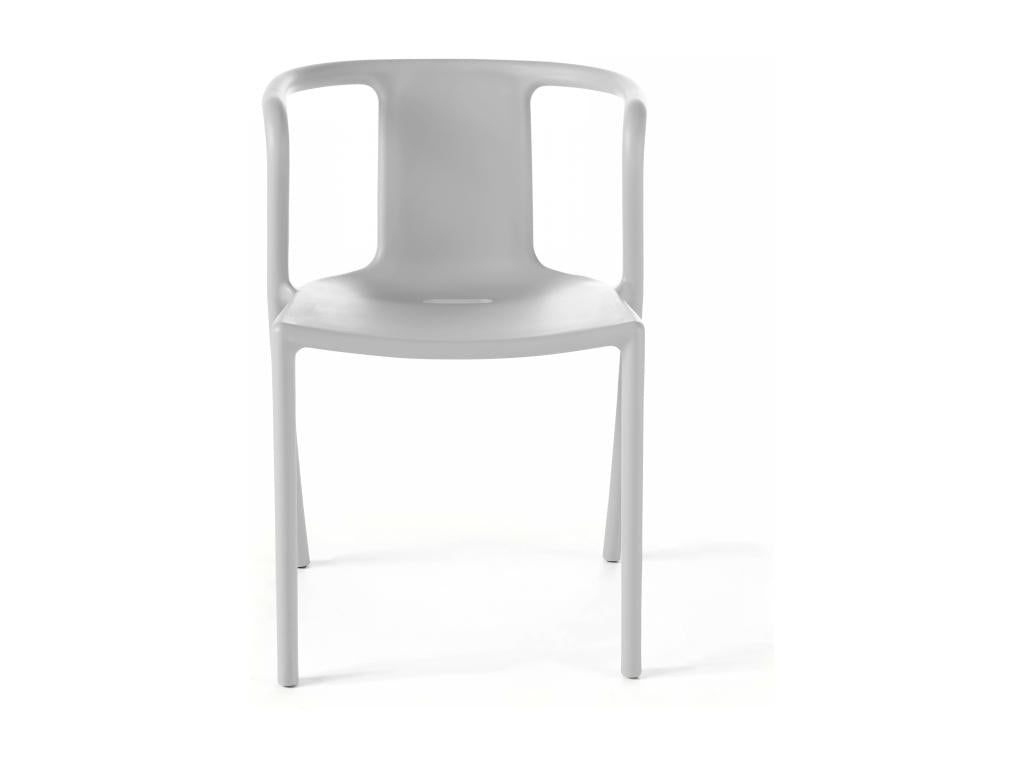 Set of 4 white plastic chairs