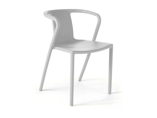 Set of 4 white plastic chairs